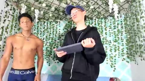 Snapshot of boys4hot_777 chatting on March 3, 7:39 pm boys4hot_777 online show from March 3, 7:39 pm