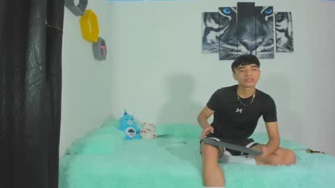 Snapshot of boys4hot_777 chatting on March 4, 3:37 pm boys4hot_777 online show from March 4, 3:37 pm