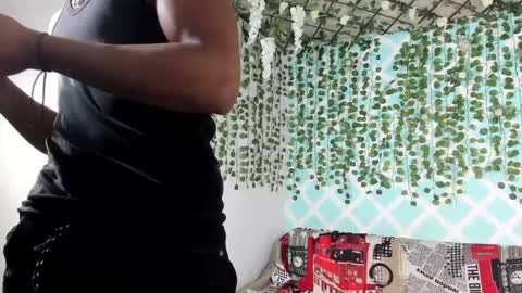 Snapshot of boys4hot_777 chatting on March 6, 1:05 am boys4hot_777 online show from March 6, 1:05 am