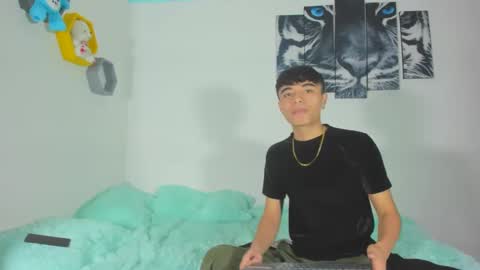 Snapshot of boys4hot_777 chatting on March 7, 3:49 pm boys4hot_777 online show from March 7, 3:49 pm