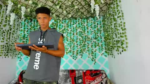 Snapshot of boys4hot_777 chatting on March 10, 1:23 am boys4hot_777 online show from March 10, 1:23 am