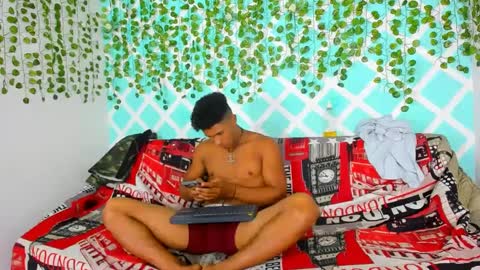 Snapshot of boys4hot_777 chatting on March 12, 1:47 am boys4hot_777 online show from March 12, 1:47 am