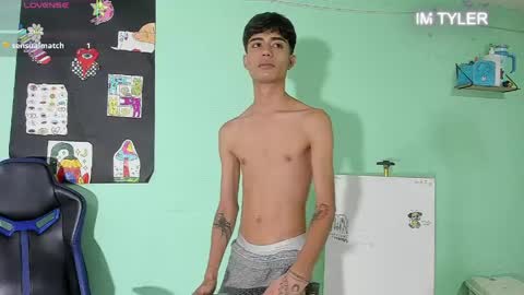 Snapshot of boys4hot_777 chatting on April 12, 7:52 pm boys4hot_777 online show from April 12, 7:52 pm