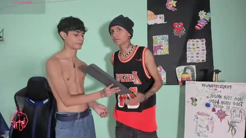 Snapshot of boys4hot_777 chatting on May 11, 7:11 pm boys4hot_777 online show from May 11, 7:11 pm