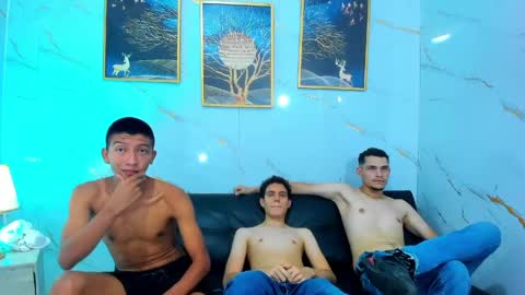boys_twink69 online show from May 1, 6:23 pm