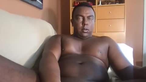 boytoy298812 online show from February 8, 10:35 pm