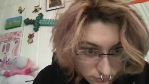 boywithbug online show from March 4, 4:20 pm