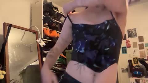 boywithbug online show from February 2, 11:14 pm