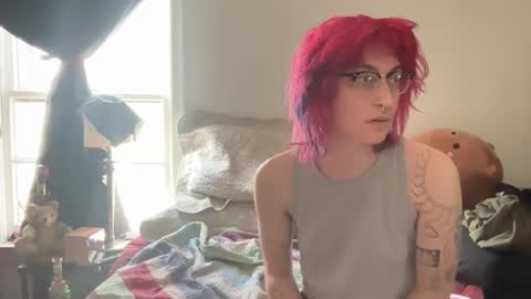 boywithbug online show from March 25, 6:25 pm