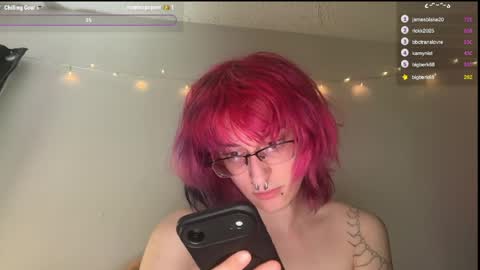 boywithbug online show from April 7, 4:35 am