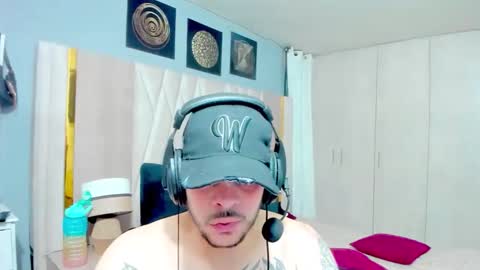 Snapshot of boyxxsexx69 chatting on September 13, 3:28 am Mateo online show from September 13, 3:28 am