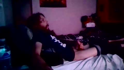 Snapshot of brad1989musiclife chatting on June 2, 9:44 am GuitarBrad1989 online show from June 2, 9:44 am