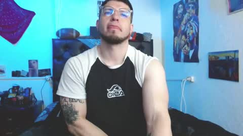 Snapshot of brad_hot_boy chatting on September 25, 3:27 pm brad hot boy online show from September 25, 3:27 pm