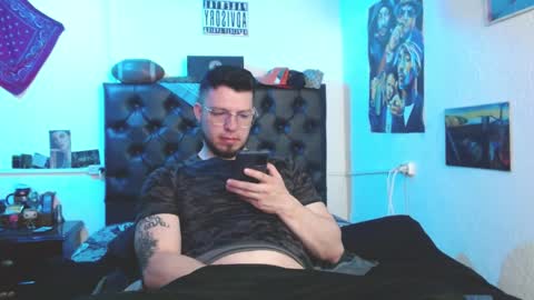 Snapshot of brad_hot_boy chatting on October 10, 4:06 pm brad hot boy online show from October 10, 4:06 pm