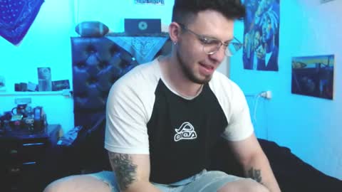 Snapshot of brad_hot_boy chatting on October 18, 11:16 pm brad hot boy online show from October 18, 11:16 pm