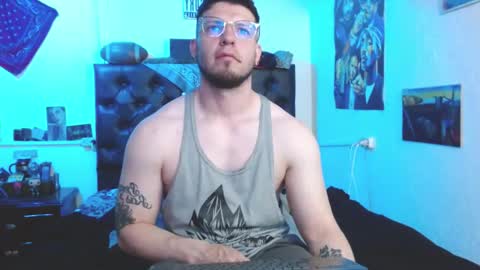 Snapshot of brad_hot_boy chatting on November 5, 4:40 pm brad hot boy online show from November 5, 4:40 pm