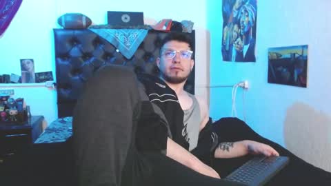 Snapshot of brad_hot_boy chatting on November 15, 3:30 pm brad hot boy online show from November 15, 3:30 pm