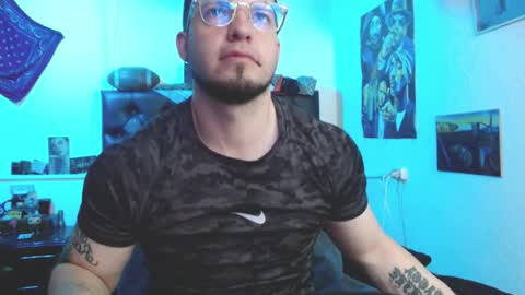 Snapshot of brad_hot_boy chatting on February 4, 4:02 pm brad hot boy online show from February 4, 4:02 pm