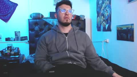 Snapshot of brad_hot_boy chatting on March 17, 3:00 am brad hot boy online show from March 17, 3:00 am