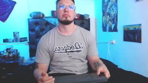 Snapshot of brad_hot_boy chatting on March 25, 5:41 pm brad hot boy online show from March 25, 5:41 pm