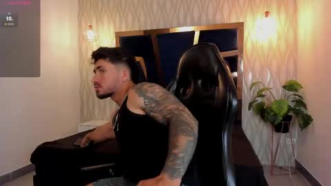Snapshot of brad_summer chatting on May 1, 11:20 pm brad summer online show from May 1, 11:20 pm