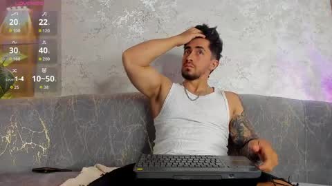 Snapshot of brad_summer chatting on May 24, 5:51 pm brad summer online show from May 24, 5:51 pm