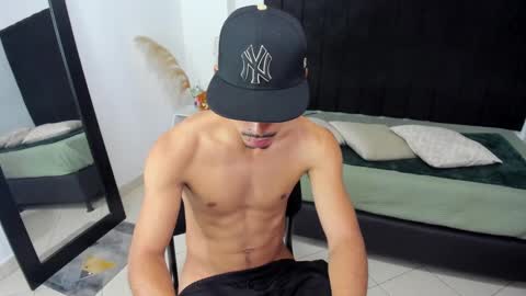 Snapshot of brad_usma chatting on March 1, 3:53 am BRAD USMA online show from March 1, 3:53 am