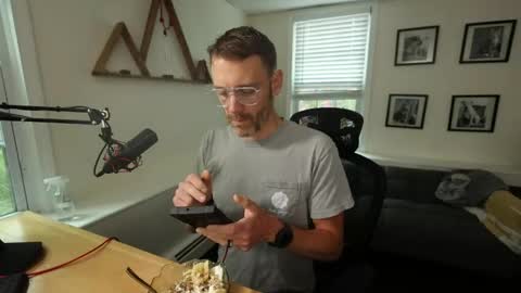 Snapshot of bradbronton chatting on May 24, 7:08 pm BradBronton online show from May 24, 7:08 pm