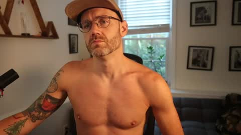 Snapshot of bradbronton chatting on July 23, 11:41 am BradBronton online show from July 23, 11:41 am