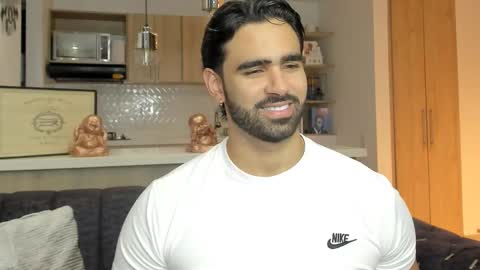 Snapshot of bradleymartin7 chatting on November 7, 12:10 am bradleymartin7 online show from November 7, 12:10 am