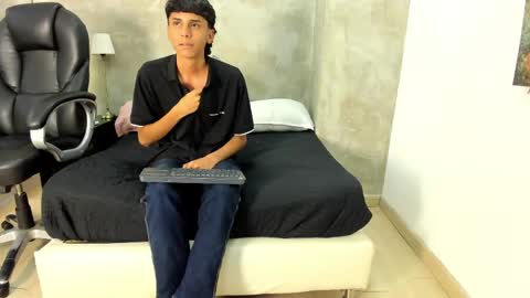 Snapshot of brady_tyson chatting on June 6, 3:33 am Brady online show from June 6, 3:33 am