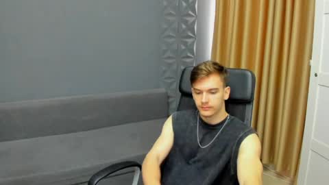 BradyFlint online show from April 15, 4:19 am