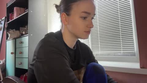 Kate online show from March 5, 1:51 pm