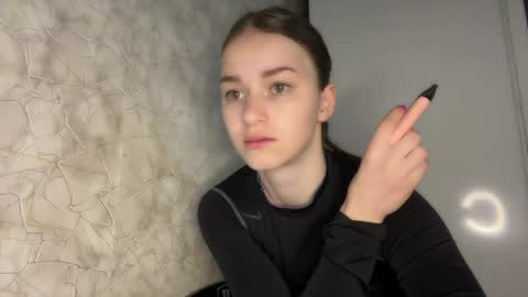 Kate online show from April 8, 5:24 pm