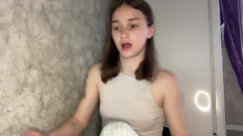 Snapshot of bralkissy chatting on May 17, 2:57 pm Kate online show from May 17, 2:57 pm