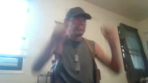 Snapshot of brandenandtribe005 chatting on May 31, 12:19 am brandenandtribe005 online show from May 31, 12:19 am