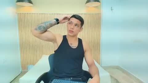 Snapshot of brandon_mercuri chatting on July 16, 12:55 pm BRANDON online show from July 16, 12:55 pm