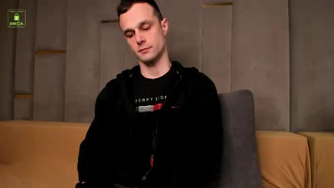 Snapshot of brandonnorriss chatting on April 25, 3:53 pm BRANDON online show from April 25, 3:53 pm