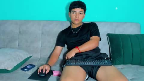 Snapshot of brandonwesly chatting on March 3, 12:33 pm BRANDON online show from March 3, 12:33 pm