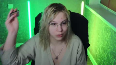 Snapshot of brandy__stars chatting on January 11, 2:30 am Belle online show from January 11, 2:30 am