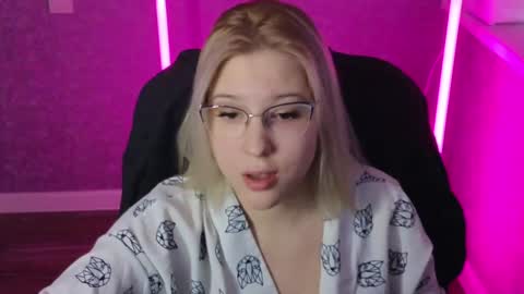 Snapshot of brandy__stars chatting on January 22, 5:48 am Belle online show from January 22, 5:48 am