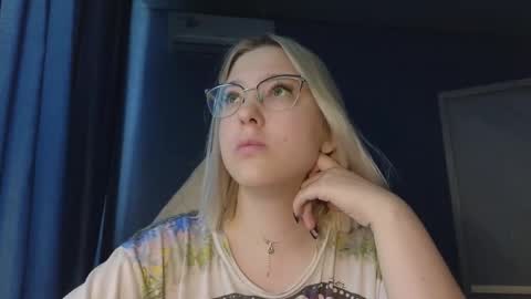 Belle  online show from November 10, 7:51 am