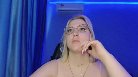 Belle  online show from May 3, 12:22 pm