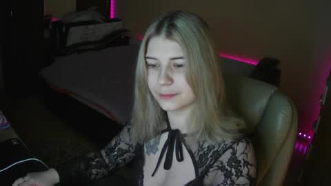 brandy_wow online show from April 9, 8:03 pm