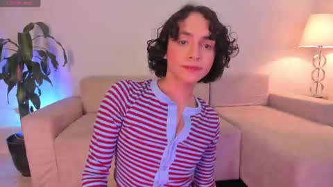 Snapshot of brann_tadzio chatting on July 6, 2:52 am online show from July 6, 2:52 am