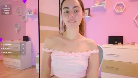 Annie online show from November 8, 6:40 pm