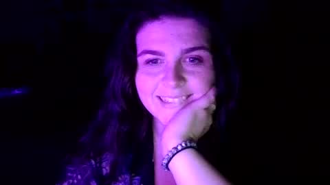 Snapshot of bratty_mamaa chatting on September 19, 9:00 am bratty_mamaa online show from September 19, 9:00 am