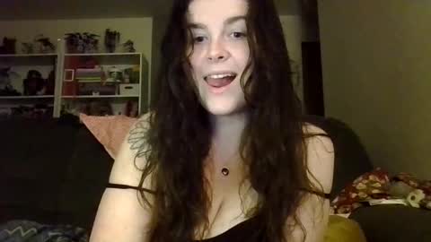 Snapshot of bratty_mamaa chatting on September 25, 8:18 am bratty_mamaa online show from September 25, 8:18 am