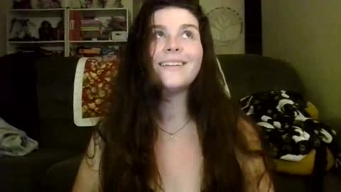 Snapshot of bratty_mamaa chatting on November 11, 8:03 am bratty_mamaa online show from November 11, 8:03 am