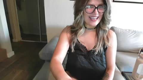 Snapshot of brattybarbiebabe chatting on July 27, 1:12 am BrattyBarbieBabe online show from July 27, 1:12 am